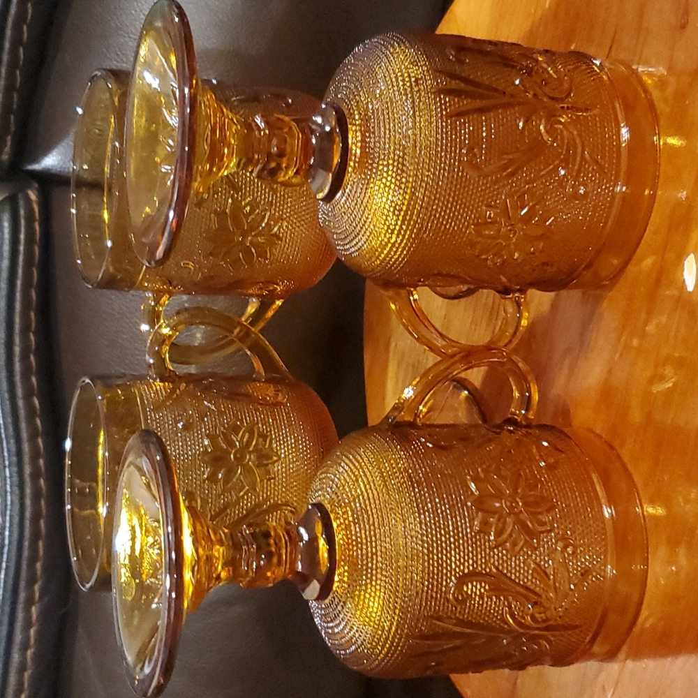 Set of 4 Tiara mugs